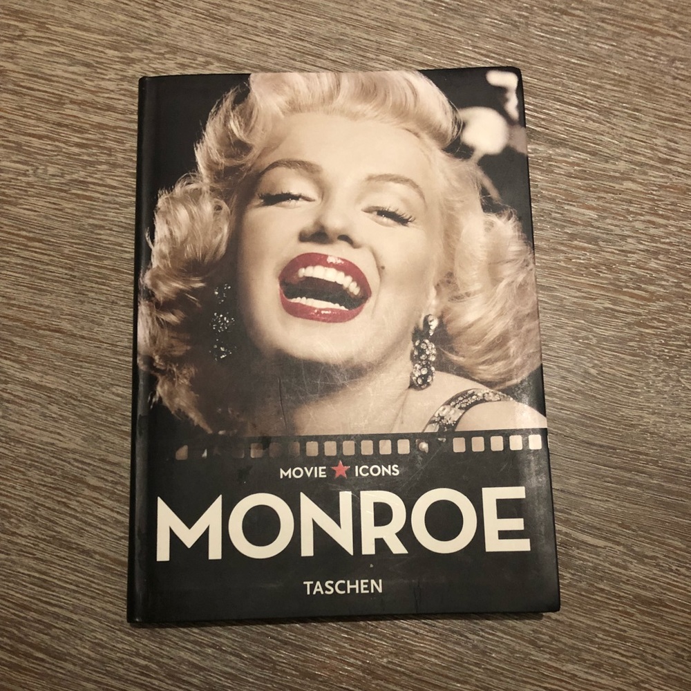 🎀5 FOR $5🎀 Marilyn Monroe Book